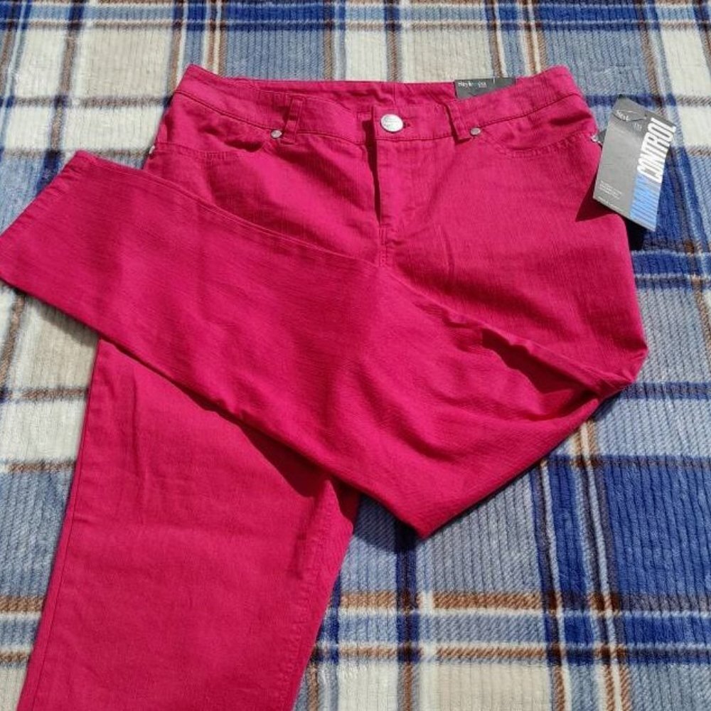 NWT Style & Co. - Tummy Control Ankle Jeans - Size 2P